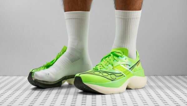 Saucony Endorphin Elite 3 — flagowy but z płytą węglową sezonu 2026