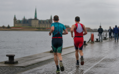 IRONMAN 70.3 Elsinore 2026 — bieg nad cieśniną Sund, ilustracja AI
