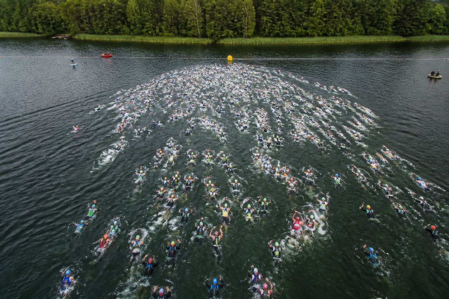 Start w wodzie głębokiej: poradnik na pierwsze 200 m