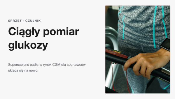 Dlon z zegarkiem sportowym na sprzecie cardio