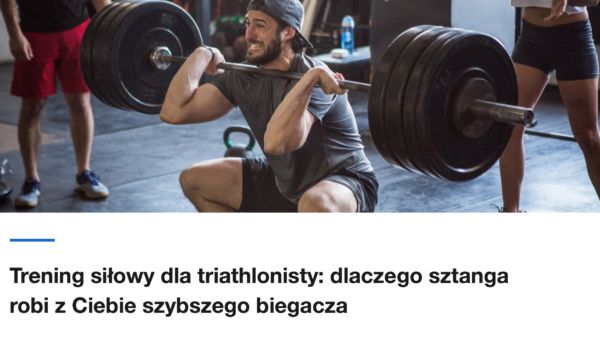 Mezczyzna wykonuje przysiad ze sztanga na silowni