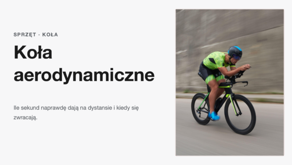 Triathlonista na rowerze czasowym z tarczowym kolem tylnym