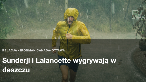 Zawodnik biegnie w ulewnym deszczu, nawiązanie do deszczowej edycji IRONMAN Canada-Ottawa 2026