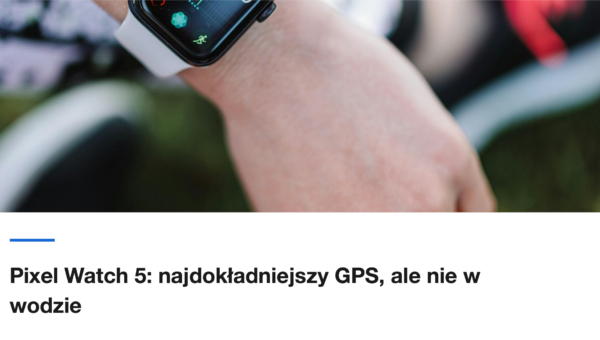 Zegarek sportowy na nadgarstku, zblizenie
