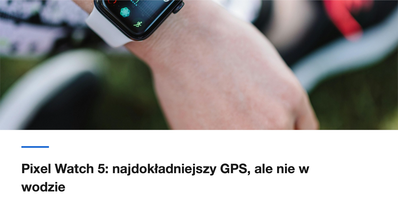 Zegarek sportowy na nadgarstku, zblizenie