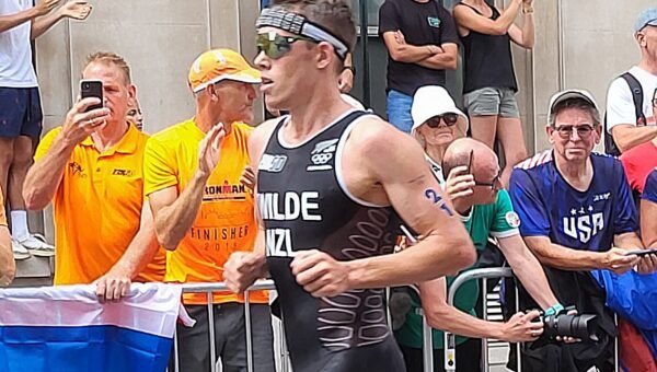 Hayden Wilde podczas biegu na igrzyskach w Paryżu 2024