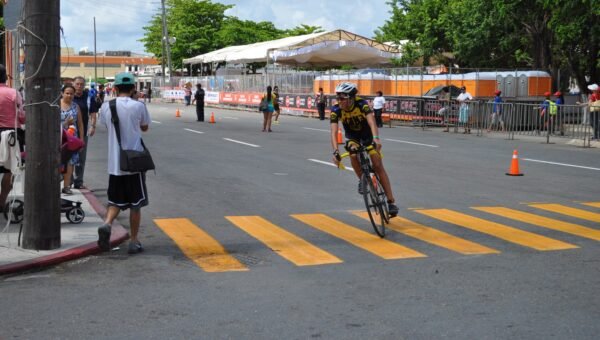 Kolarz na trasie IRONMAN 70.3 Cozumel