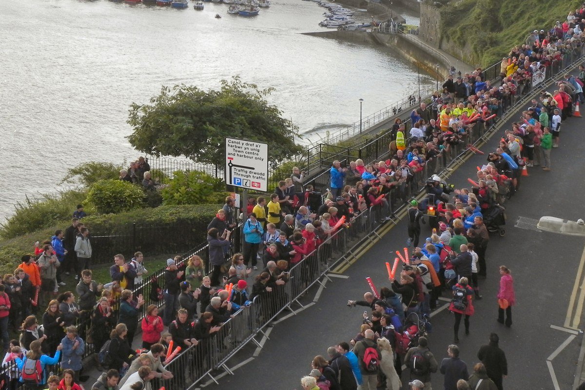 Kibice na trasie IRONMAN Wales