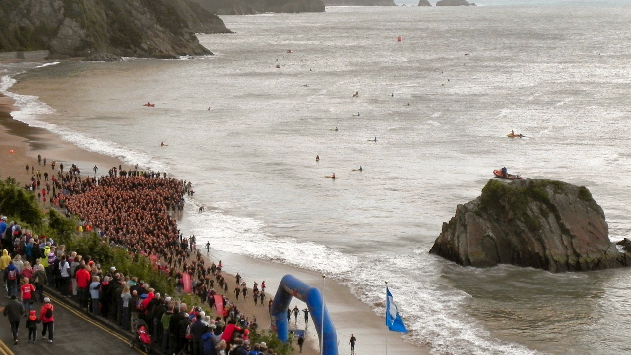 IRONMAN Wales 2026: Bartlett i Goesch wygrywają w deszczu