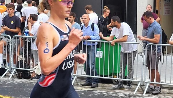 Taylor Knibb na trasie biegowej