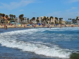 Plaża i fale w Venice Beach w Los Angeles