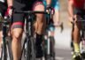 Peleton kolarzy z bliska