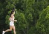 Zegarek sportowy na nadgarstku biegacza