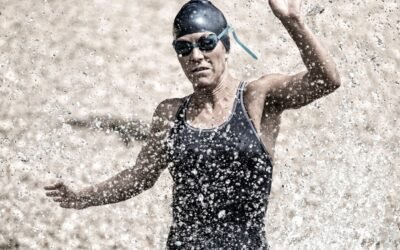 Start pływacki w triathlonie na wodach otwartych