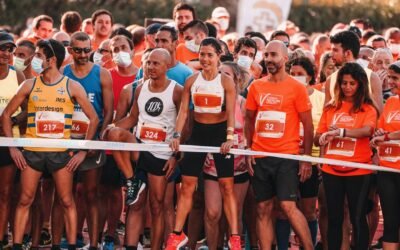 Start zawodow triathlonowych na krotkim dystansie